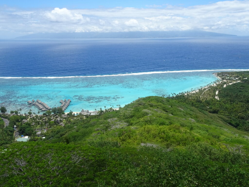 Malebná vyhlídka z ostrova Moorea, Francouzská Polynésie